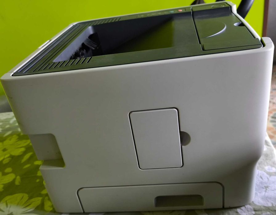 HP LaserJet P2015n – за части или ремонт