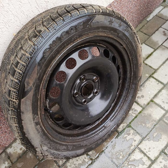 Jenți de tablă pe 16. Com. Aștileu.  Preț 500 ron!