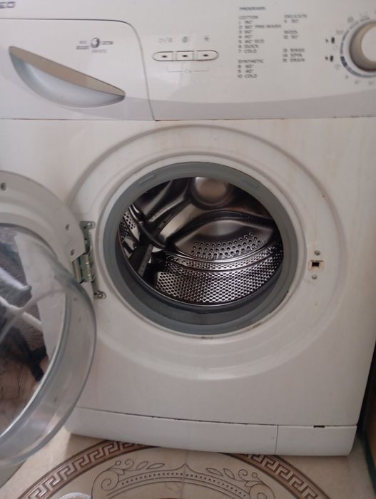 Хладилник с фризер  BEKO. Пералня NEO.