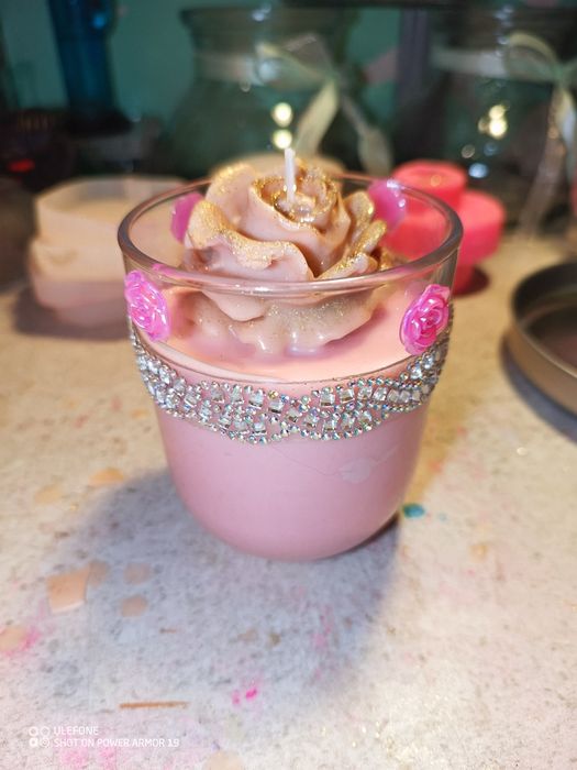 Lumânări decorative parfumate și neparfumate