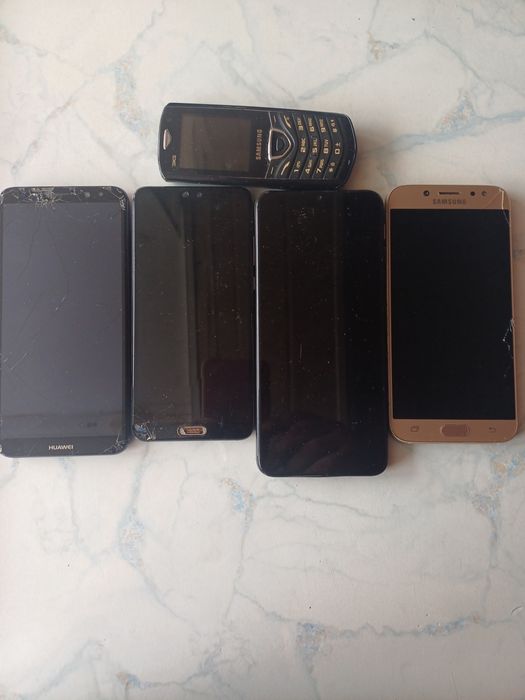 Vând telefoane cu display-ul  spart preț 150 de lei