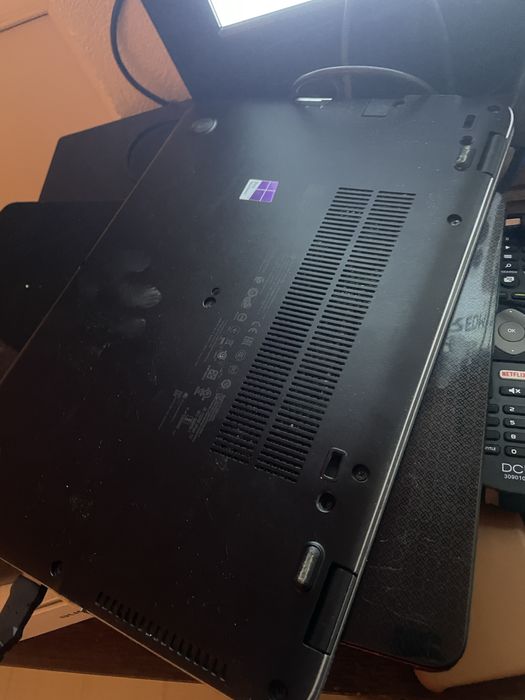 Vand laptop hp foarte bun