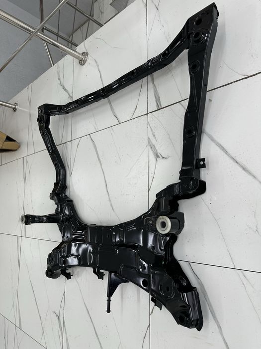 Hyundai Elantra передняя балка