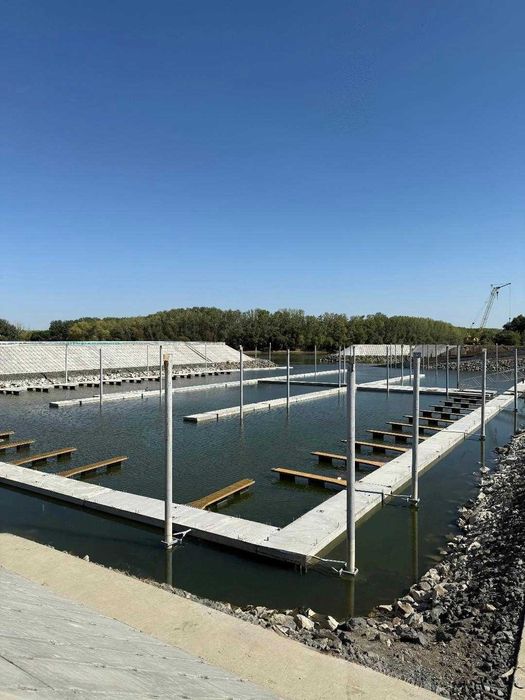 Pontoane din beton armat debarcader pentru acostarea ambarcatiunilor