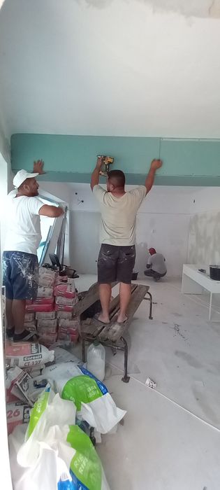 SERVICII COMPLETE Zugrav,Faianțar,Rigipsar,Termosistem,Instalații,CASE