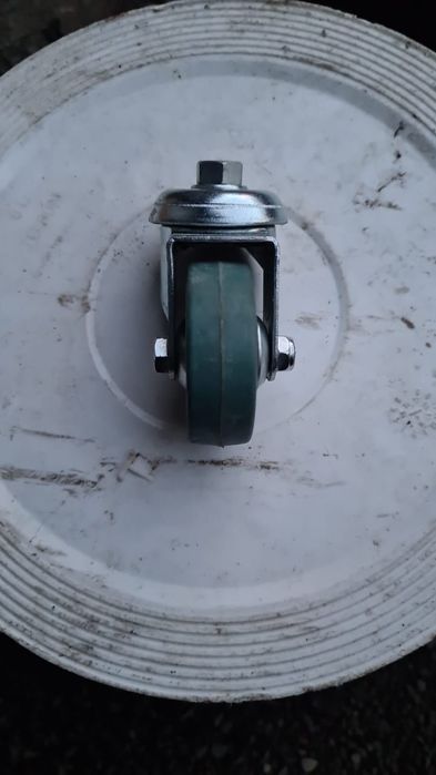 Продам Колесики 7 штук