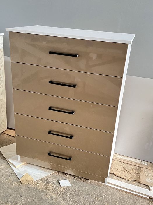 Kamod komod boyi 110 uzunligi 80 chuqurligi 45