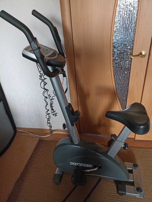 велотренажер для домашних тренировок