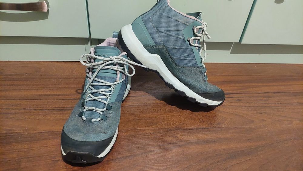 Туристически обувки 38