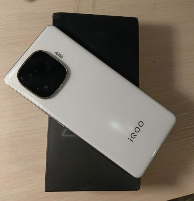 Продам IQOO Z9 Turbo