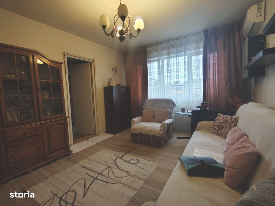 Apartament semidecomandat