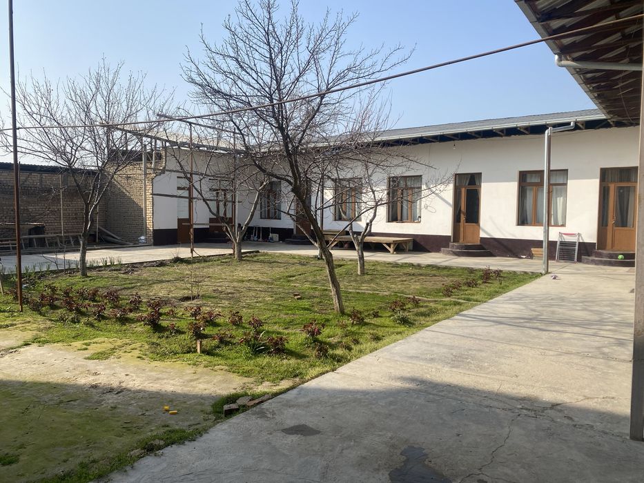 Yangiyo’l bozoriga 400 500 metrlik masofada Hovli sotiladi