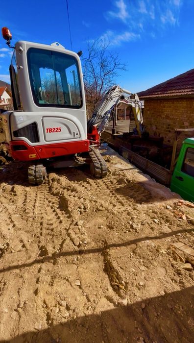 Услуги Мини Багер и Самосвал за София и околните села