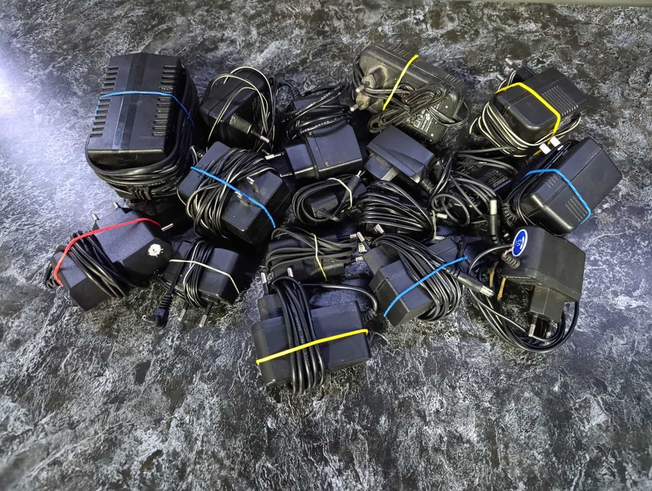 Комплект кабелей: USB, Type-C, AUX, LAN, RCA, блоки питания DC