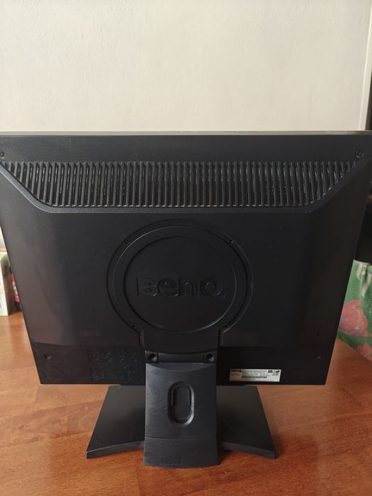 Монитор в хорошем состоянии