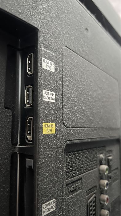 Продам телевизор на запчасти