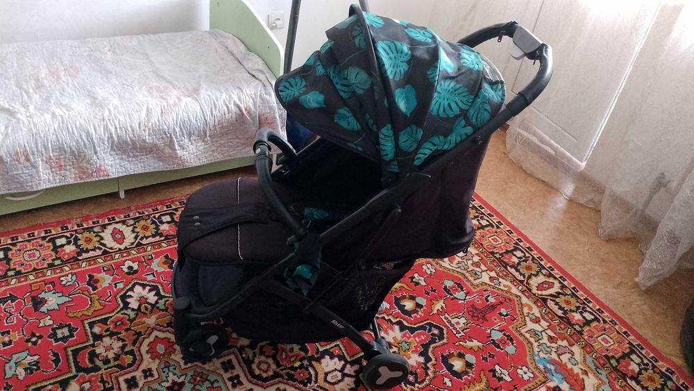 Срочно продам коляску и манеж