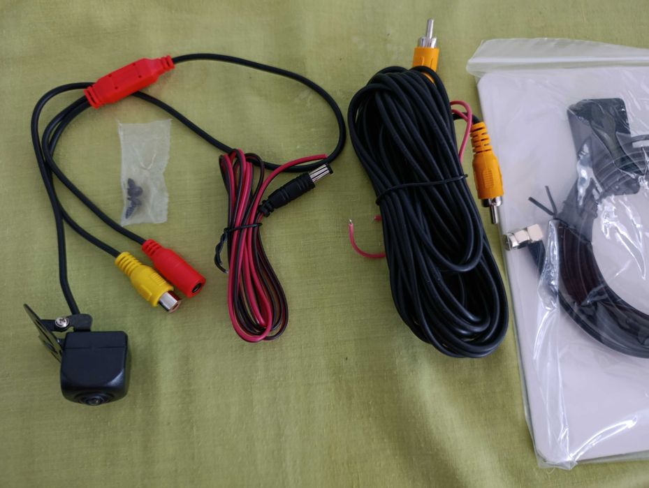 CarPlay / Android Auto радио 6.36” + Rear View Camera + Wireless Adapter (ПОДАРЪК)