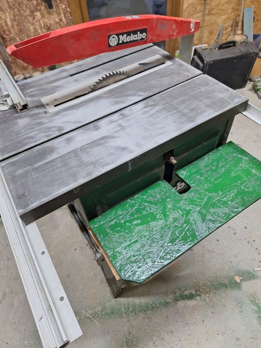 vand circulqr de tamplarie