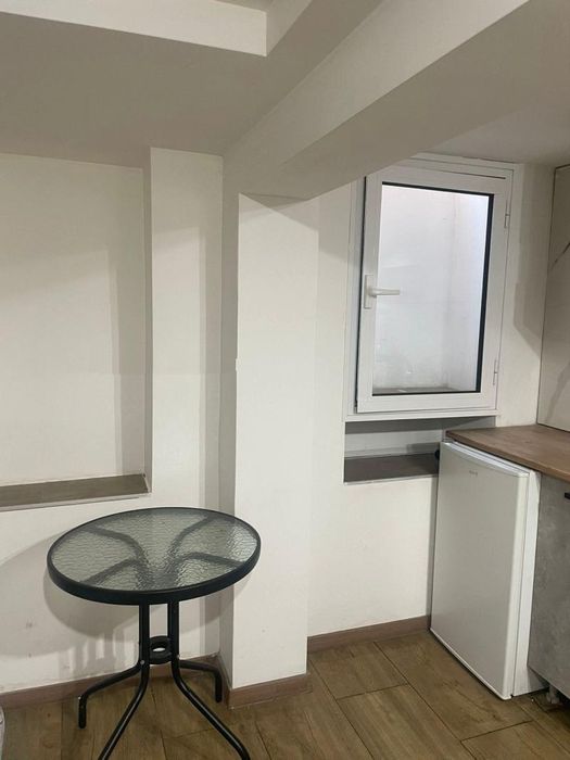 Дава се под наем Едностаен апартамент в София, Център - 22 кв.м за 306 € - Снимка #2