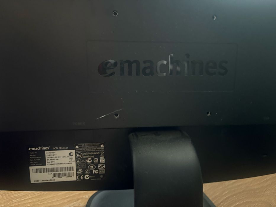 Монитор eMachines E190HQV, 18.5