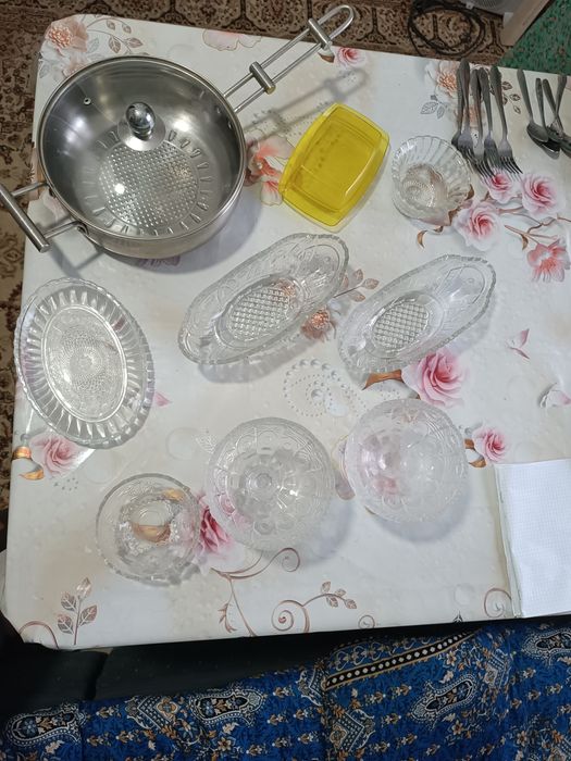 хрустальные вазы и стеклянные  посуды