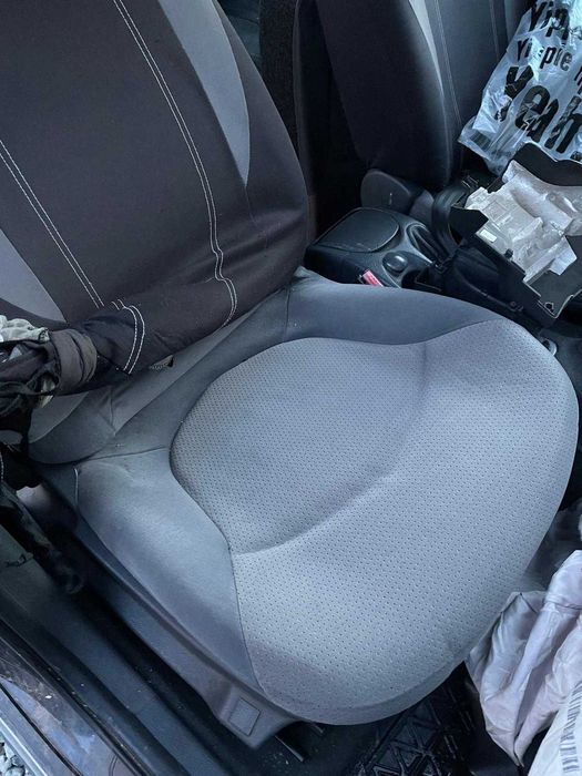 Dezmembrez CITROEN C5 din 2005