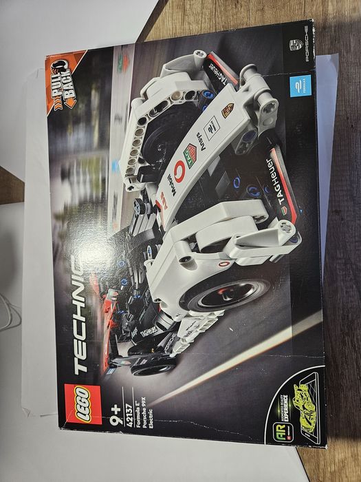 LEGO Formula E Porsche 99X Electric (42137)