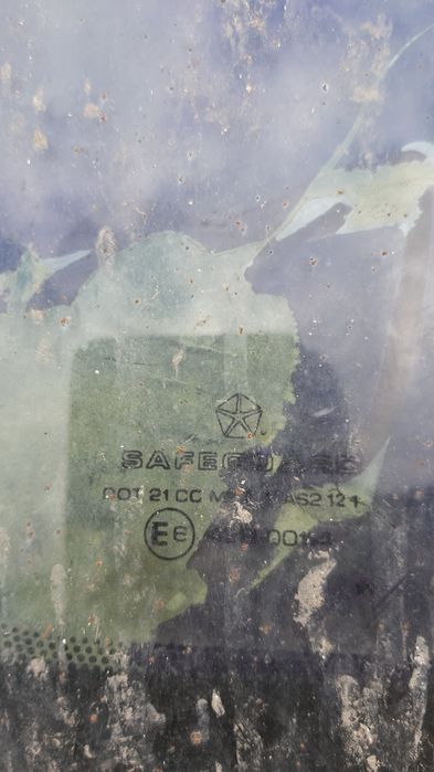 стекла на Крайслер Вояджер