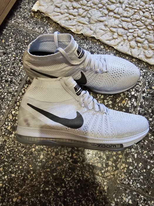 Маратонки найк...