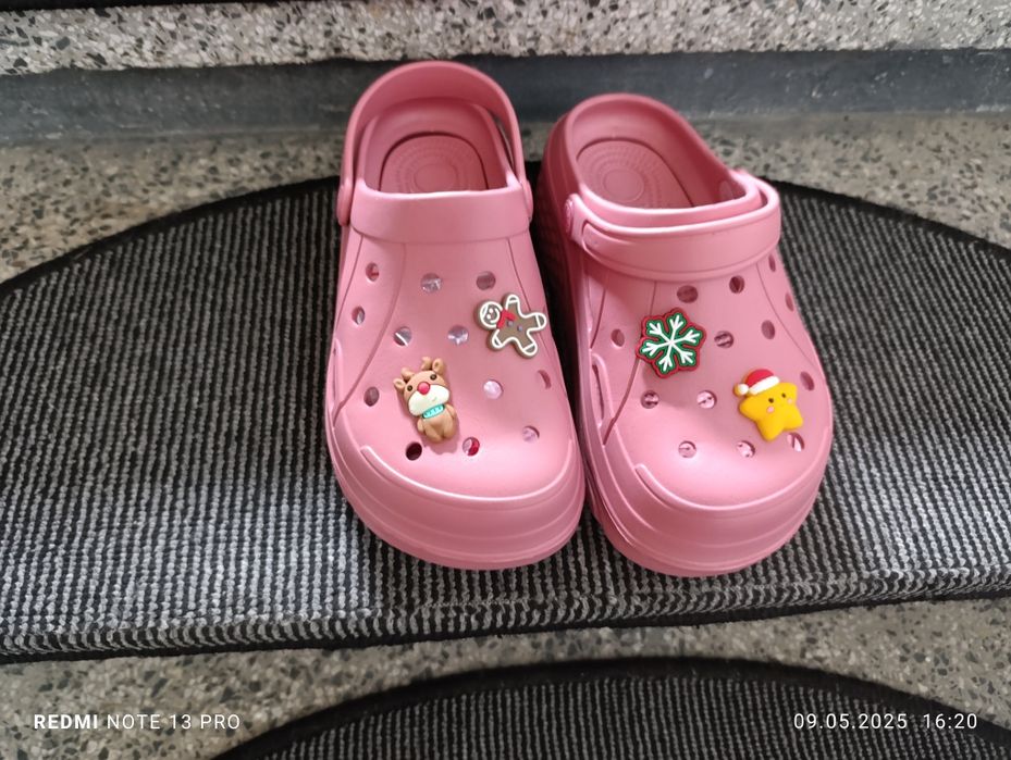 Нов дамски крокс, лек и удобен, номер 35/36.