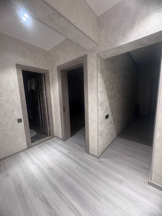 Сдаётся в аренду.  3 - х комнатная.  М. Горький.