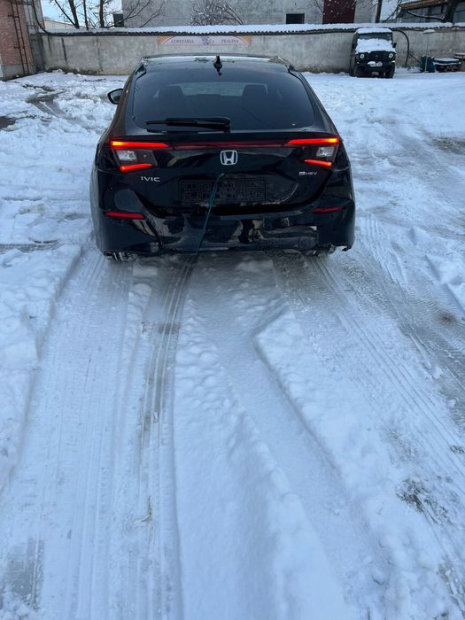 Honda Civic 2025 2600 KM 2.0 Benzina Hibrid  usor avariat / avariate