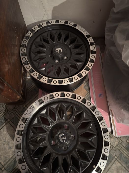 Продам диски 4 шт 5х114.3