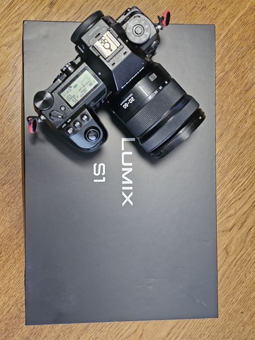 Lumix S1 DC-S1, LUMIX 20-60mm f/3.5-5.5