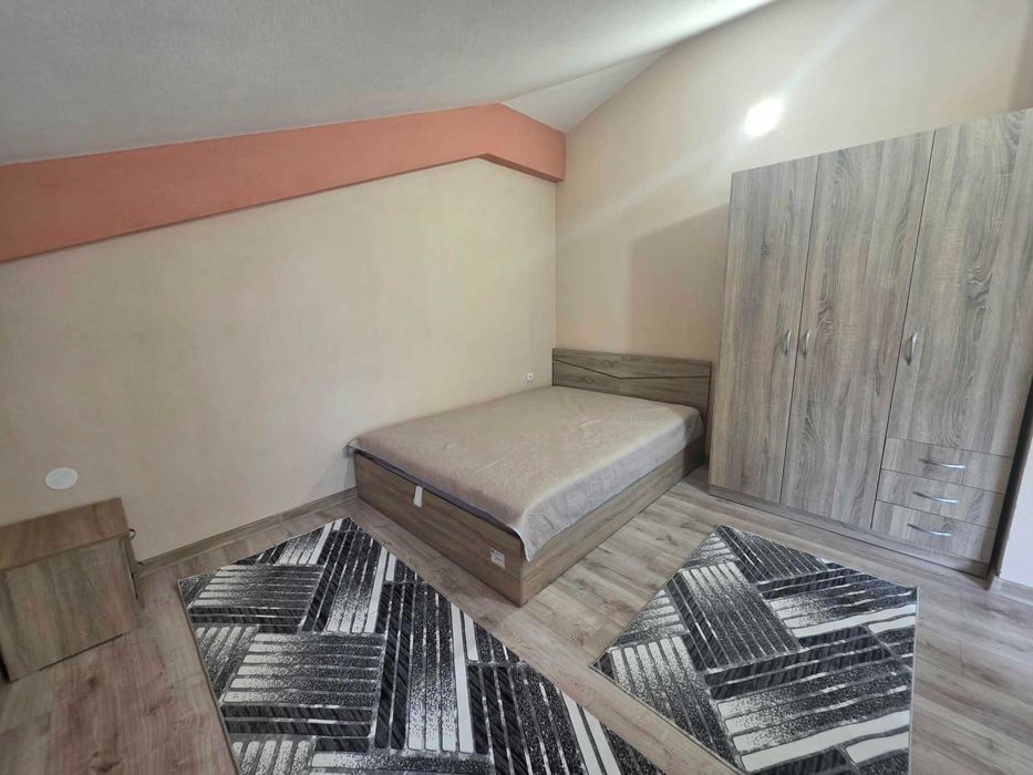 Просторен апартамент с три спални в кв.Каменни,гр. Хасково