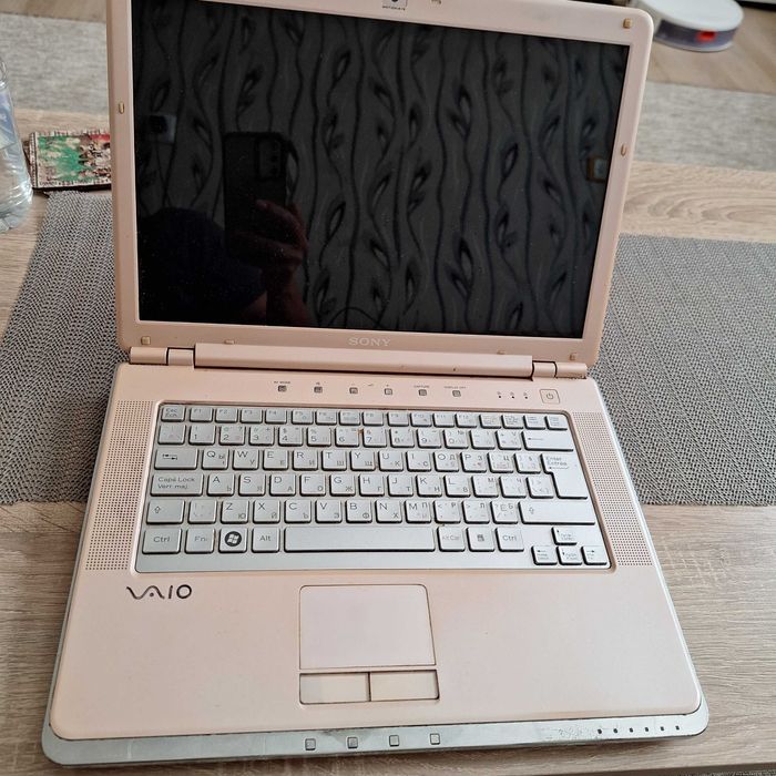 Лаптоп SONY VAIO. Може и за части!