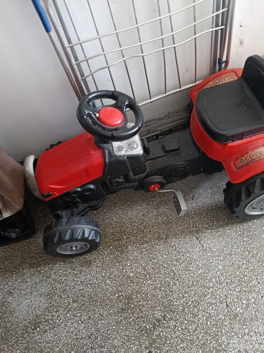 Tractor  copiii 1 an 6 ani