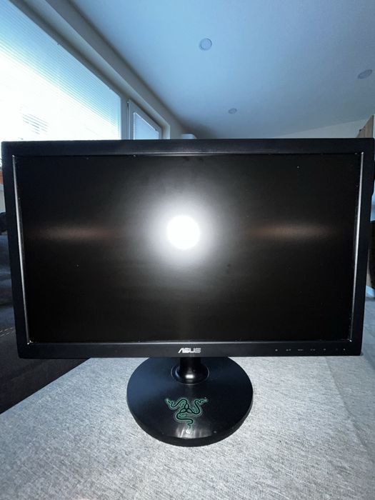 ASUS 21.5” LED Монитор