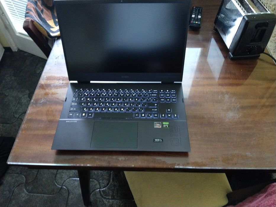 Продавам лаптоп HP 16 c 0010.nu