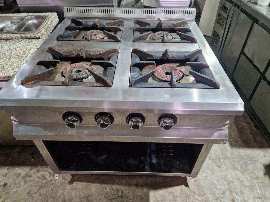 Mașina gătit 4-6 ochiuri cu sau fara banc, din inox