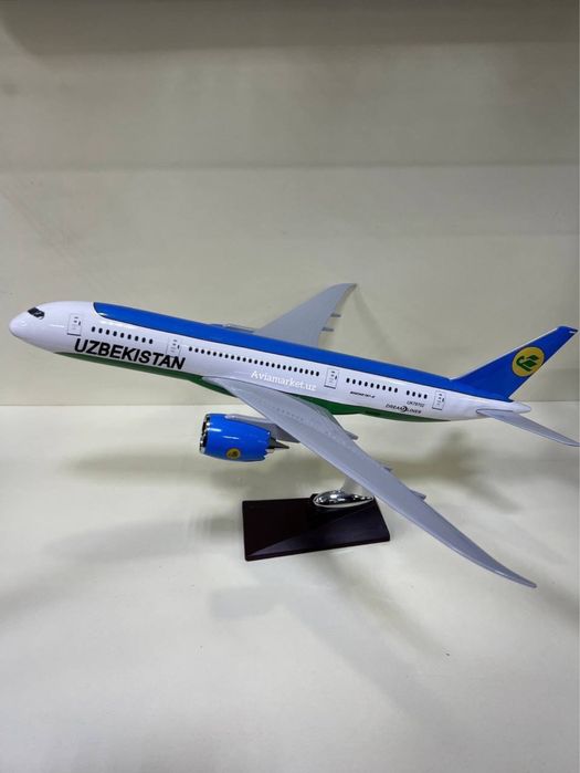 Самолет Boeing 787-8 Dream Liner Uzbekistan Airways отличный подарок