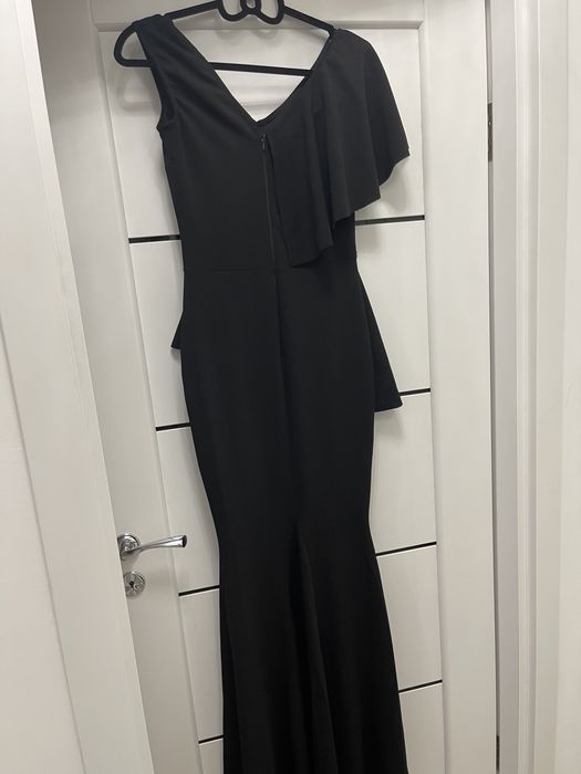 Rochie de seara tip sirena cu trena