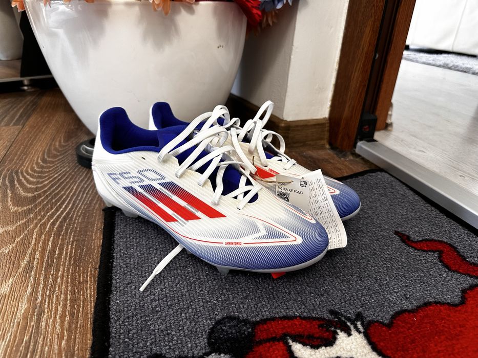 Ghete fotbal ADIDAS F50, 43.5/9.5 EU/US.
