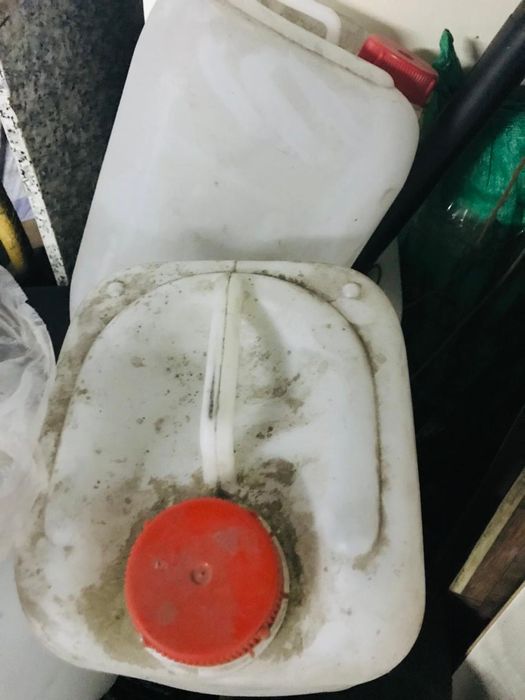 Канистра пластик.