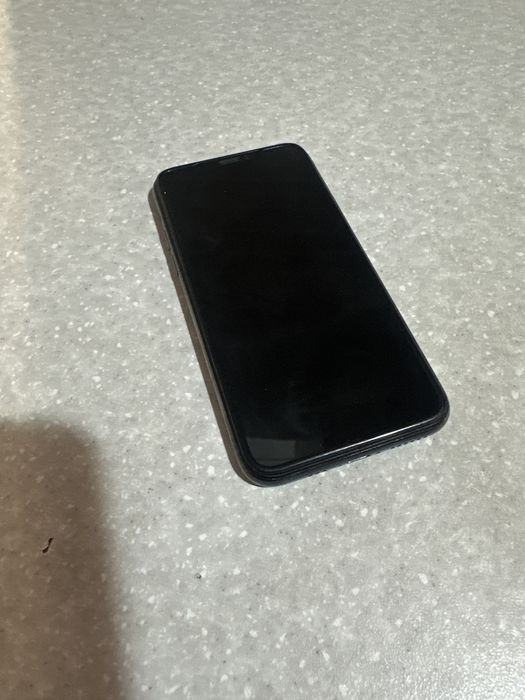 Продам айфон 11 про на 256 гигов фейс не работает в остальном все отли