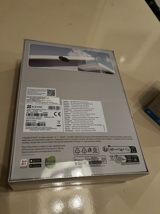 EZVIZ EB5 4K Solar Battery Camera – нова, със соларен панел