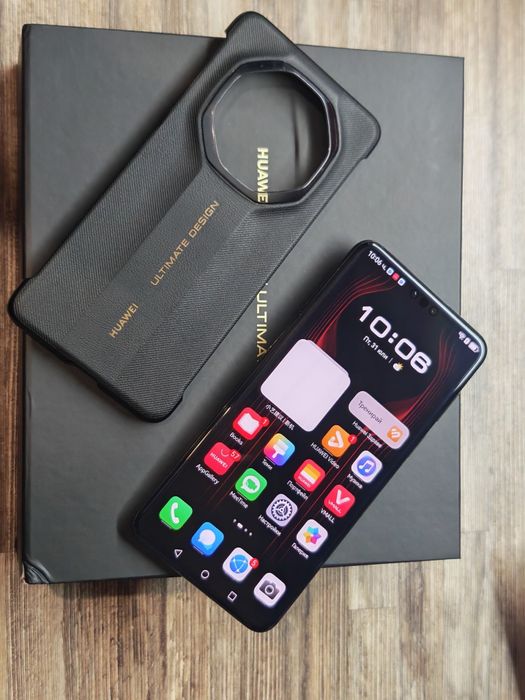 Huawei Mate 70 RS Ultimate Design 16 GB RAM 512 GB Като нов