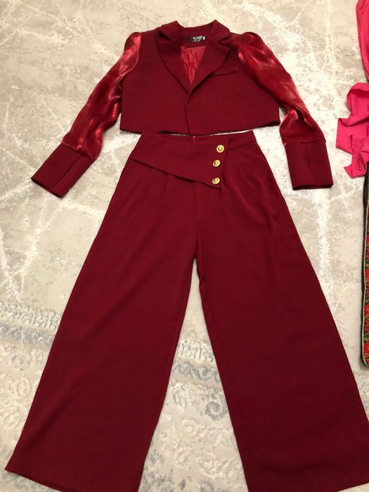 Женская стильная двойка красная (Размер-L)
