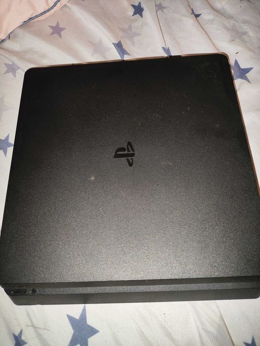 Продам, playstation 4 с двумя джойстиками